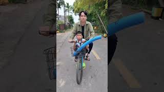 Giúp đỡ cậu bé bị cướp  Help the boy who was robbed shorts [upl. by Remde]