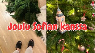 Joulukuusen koristelu 🎄 Joulu Sofian kanssa [upl. by Lekym]