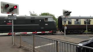 Lydney A48 Level Crossing 16092018 interesting [upl. by Meakem950]