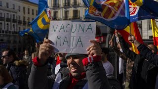 Covid19  Manifestaciones antivacunación en España Países Bajos y Canadá [upl. by Adimra]