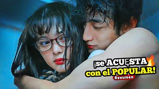 🔥 ESTUDIANTE TÍMIDA CHANTEJA AL CHICO POPULAR PARA QUE SEA SU NOVIO DESPUÉS DE DESCUBRIR SU SECRETO [upl. by Alimat]