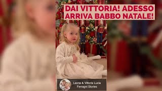 Dai Vittoria non fare così Adesso arriva babbo Natale Paloma e il lancio del frisbee Che amori [upl. by Ornas]