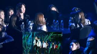 Fancam Red Velvet Blackpink reaction to BTS DNA  Seoul Music Awards SMA 2018 [upl. by Marozas32]