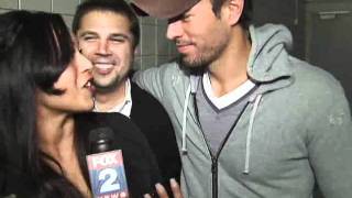 Video of Enrique backstage with fan  Enrique Iglesiasflv [upl. by Aneehs]