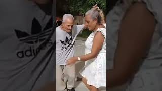 Para bailar no hay edad salsa colombia [upl. by Arac]