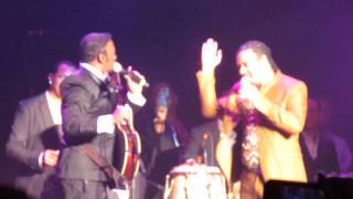 Antony Santos en tarima con Luis Vargas performing quotDebate de 4quot [upl. by Bogusz]