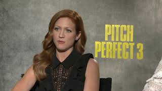 Pitch Perfect 3  Itw Anna Camp and Brittany Snow Cam A official video [upl. by Wightman]