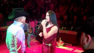 Espinoza Paz  Lluvia Vega ¿Qué Me Vas A Decir Si Vuelvo Live [upl. by Ahsotal]