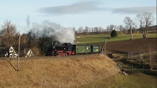 Dampflok 99 17733 der Fichtelbergbahn dampft mit P 2003 am 27122023 durch Cranzahl im Erzgebirge [upl. by Urson]