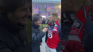 Ce supporter a troué son maillot avec un fumi  losc ligue1 football maillot [upl. by Nnaeitak]