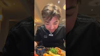 Beavo almost dies on steak beavo food chickenmeal funny [upl. by Toffic157]