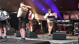 Zillertaler Mander amp Söhne beim Zillertaler Manderfest Frühshoppen in Zell am Ziller [upl. by Irahk]