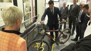 El presidente de Renfe visita la maqueta de los futuros trenes de gran capacidad de Stadler [upl. by Ahsinrad185]