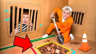 BOX FORT PRISON ESCAPE Challenge [upl. by Esirtal]