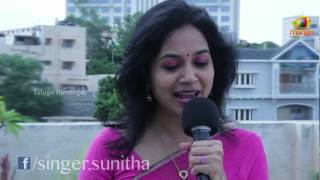 Singer Sunitha singing Pawan Kalyans Thammudu song  Pedavi Datani Matokatundi Song [upl. by Tiffany]