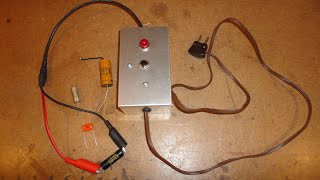 DIY Simple Capacitor Tester [upl. by Anifad]