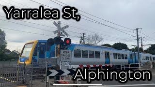 Yarralea St Alphington Level Crossing 27092024 [upl. by Oilcareh332]