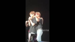 V kiss Jungkook on the nape Vkook in Citi Field [upl. by Sid287]