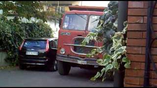 A tutto gas 2 Il camion rosso [upl. by Kellie]