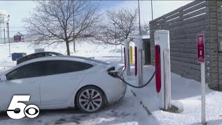 Cold weather causes headaches for electric vehicle drivers [upl. by Tirrej]