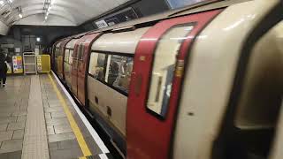 London Underground🇬🇧 1995 stock in Stockwell Station [upl. by Ihsorih823]