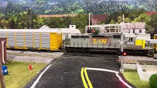 Railfanning HO Scale CSX 8205 maiden run [upl. by Hayn561]