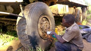 South Sudan the Castaways of the White Nile  Deadliest Journeys [upl. by Nwahsir]