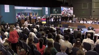 Manifestantes por Venezuela irrumpen en sesión de OEA en México [upl. by Croix358]