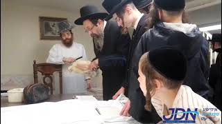 Toldos Yehuda Stitchin Rebbe Doing Kaporos Erev Yom Kippur 5784 [upl. by Asirehc]