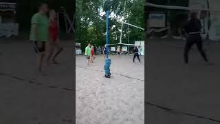 Beach volleyball a powerful throw of the ball with a correct bounce into the outofbounds [upl. by Xever]