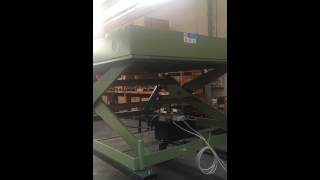 How a Hydraulic Scissor Lift Goods Lift Vehicle Lift Platform works Manufactured amp tested at Armo [upl. by Zenobia]