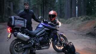 Triumph Tiger 800  MotoGeo Review [upl. by Blynn]