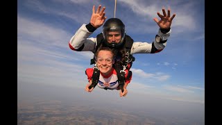 Skok ze spadochronem  adrenalina na najwyższym poziomie  zobacz co musisz wiedzieć [upl. by Aynwat15]