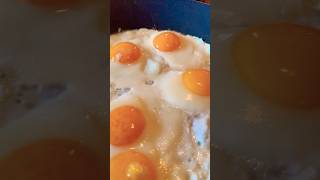 Uova al Tegamino 🍳🇮🇹 shorts eggs italiantaste italiancusine italianfoodlove food italy [upl. by Elle]