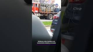 Detienen a dos hombres con motocicleta robada y armados [upl. by Kylah]