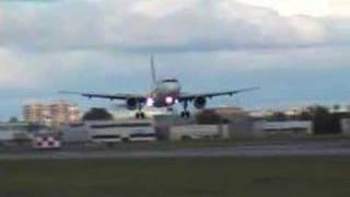 Airbus A319 Crosswind Landing [upl. by Rramo801]