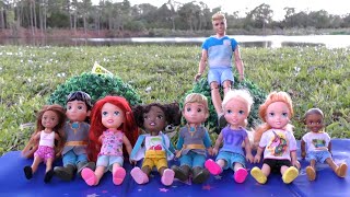 Simon says game  Elsa amp Anna toddlers  Barbie dolls  fun activities elsa anna games [upl. by Spiro766]