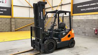 New In Stocklist For Sale DOOSAN 25 TONNE DIESEL FORKLIFT – 2014 – FLT 19 [upl. by Kern298]