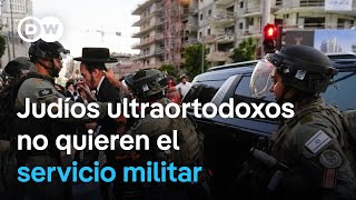 Hombres judíos ultraortodoxos se enfrentan a la policía israelí [upl. by Liw]