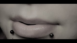 Meine Piercings  Teil 2 LABRET  PIERCING  SNAKEBITES  Unterlippen  Piercing [upl. by Fakieh117]