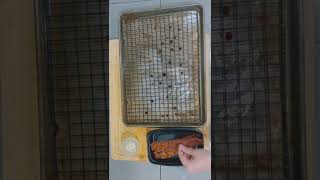 How to cook crispy bacon in the oven [upl. by Los]