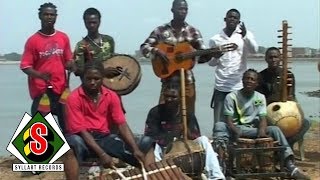 Les Espoirs de Coronthie  Guinée Remix Clip Officiel [upl. by Aubrey853]