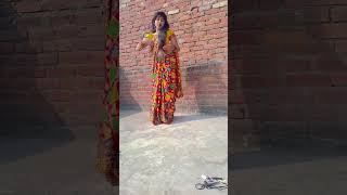 Kaise Bani kaise Bani Gulabi Bina chatni kaise youtubeshorts viralvideo viralmusic song dance [upl. by Enyar250]