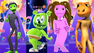 GREEN ALIEN TIME TU COSITA 🆚 GUMMY BEARS 🆚 PINK AMITOKOSITA 🆚 PATILA DANCE CHALLENGE IN TILES HOP [upl. by Akenahs]