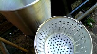 Turkey fryer with steam basket [upl. by Dazhahs450]