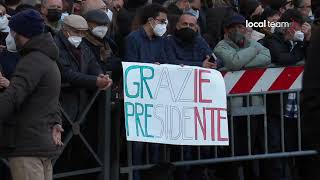 Mattarella corteo presidenziale quotGrazie Presidentequot [upl. by Ddet970]