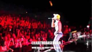 BOW WOW BRINGS OUT quotLIL Bquot AND GIRLS GO INSANE OVER 20 THOUSAND PEOPLE WOW [upl. by Ivetts]