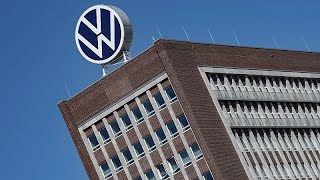 Volkswagen dément avoir lintention de couper 30 000 postes dans ses effectifs [upl. by Jablon]