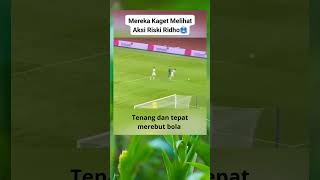 Aksi brilyan Rizki Ridho mengahalau bola striker lawanFifatimnasrizkiridho [upl. by Valora412]