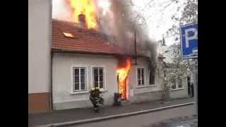 Požár domu Praha  House on fire Prague [upl. by Niffirg676]